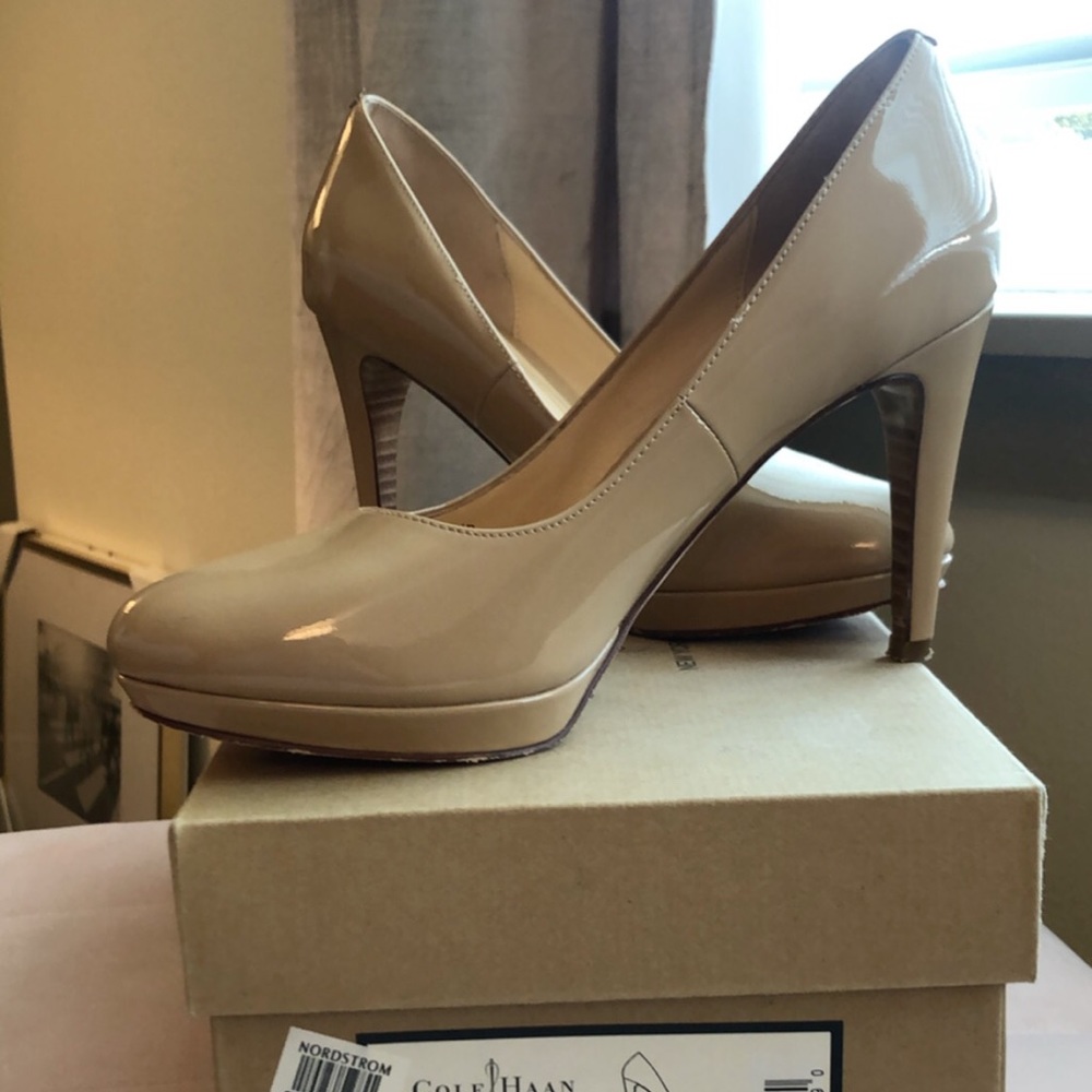 Cole Haan Chelsea Pump patent Nude